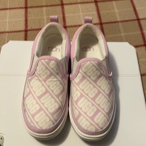 Ugg slip on for toddler/little kid